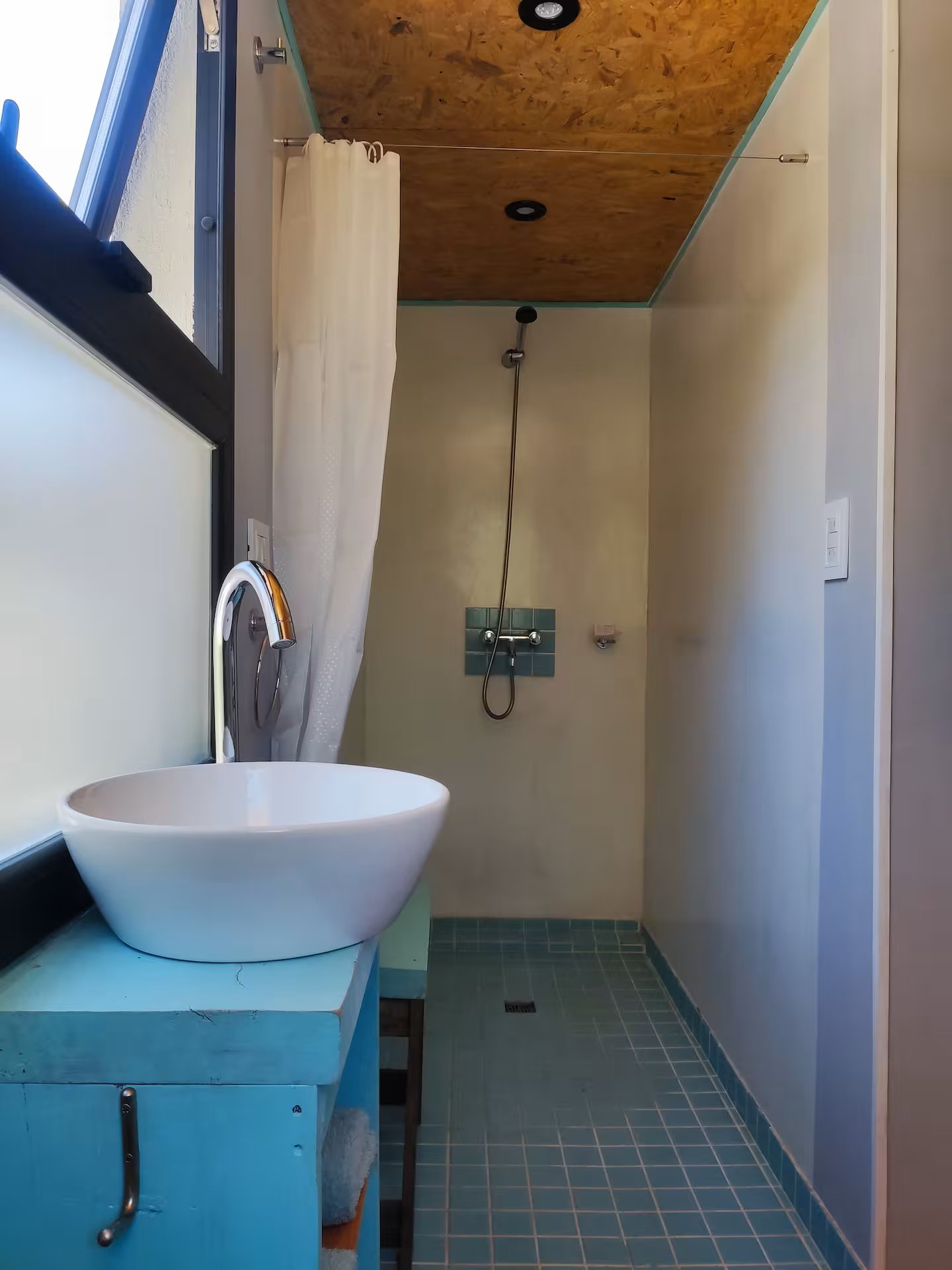 Utopía 1, baño