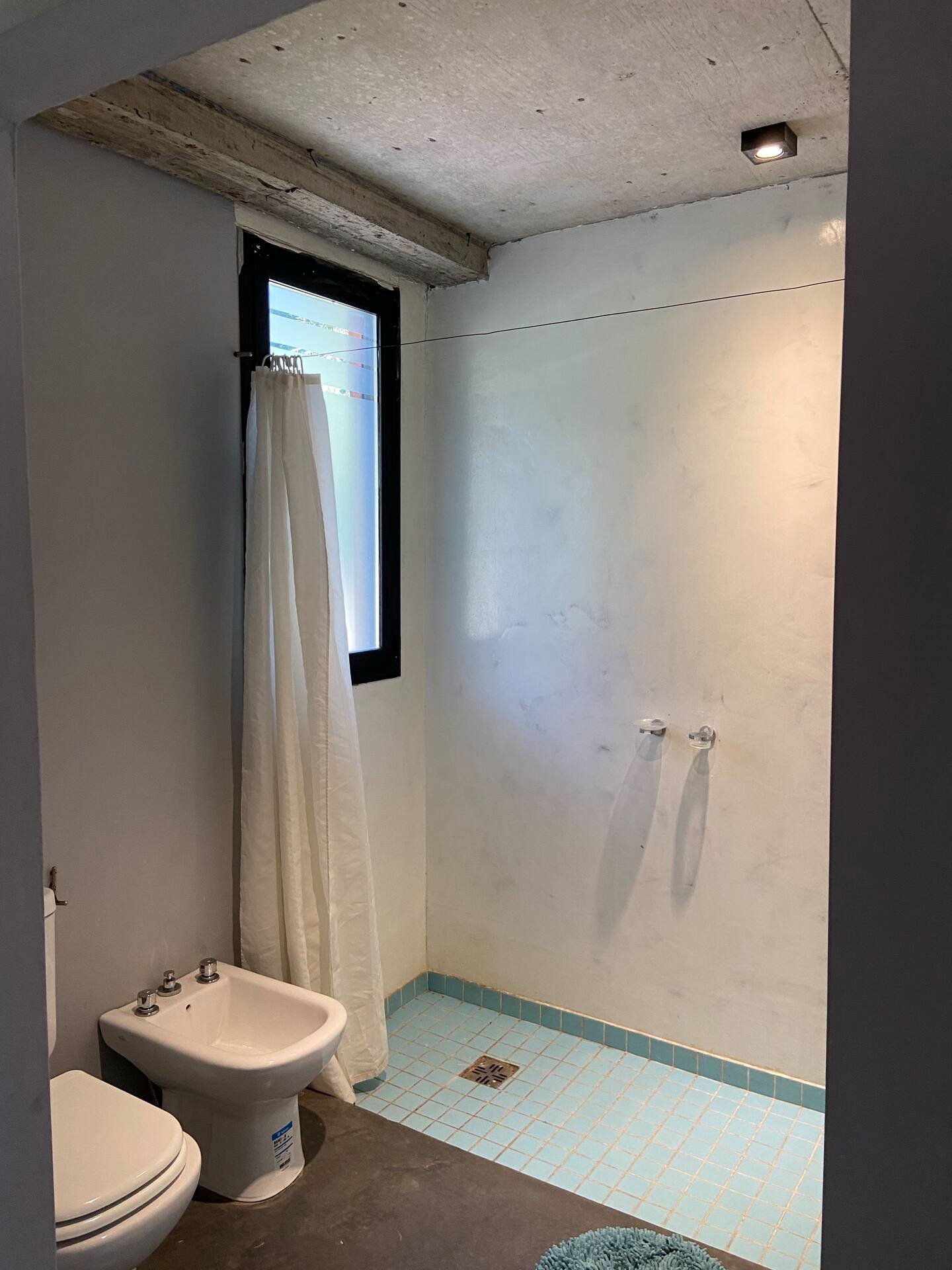 Utopía 2, baño