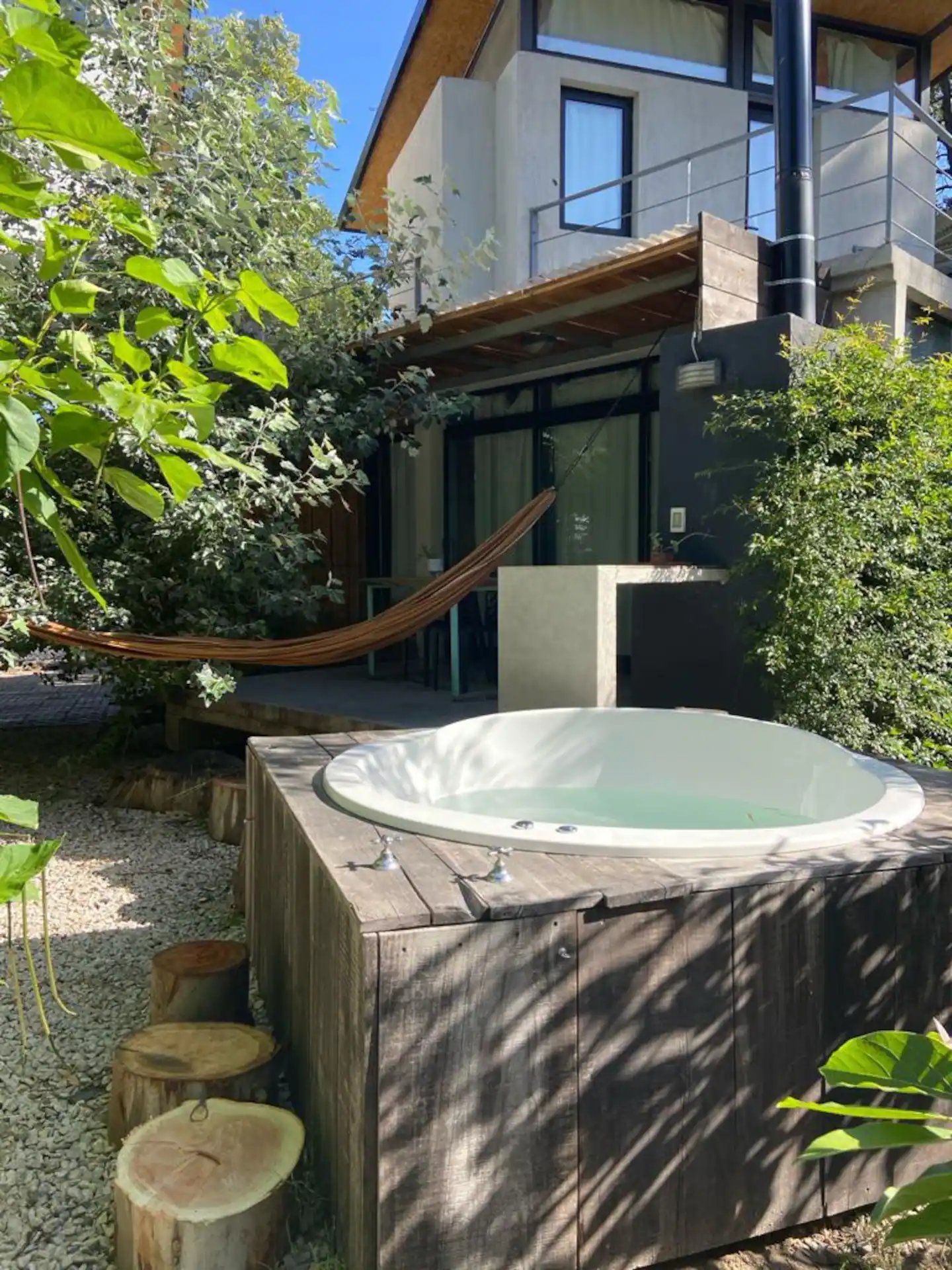Utopía 2, jacuzzi